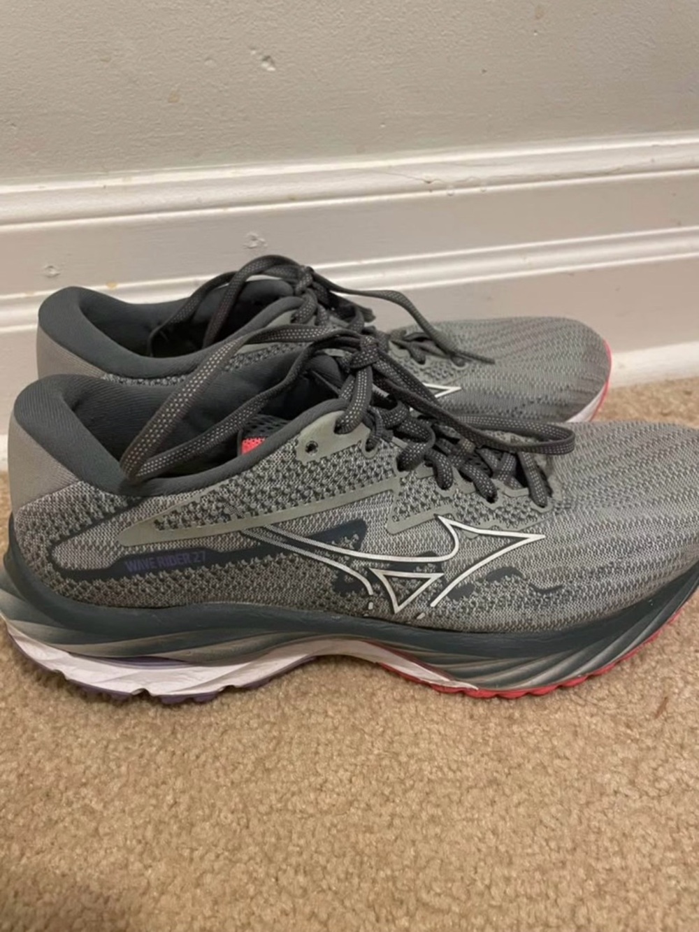 Mizuno Wave Rider running shoes 8.5 W